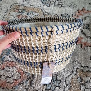NWT Handcrafted Woven Basket Planter/Pot